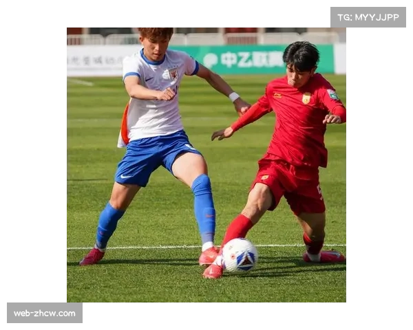 黄沁怡越位进球被吹 中国前锋积极跑动造威胁