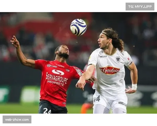 诺丁汉森林3-1逆转布伦特福德 主场展现顽强战斗力